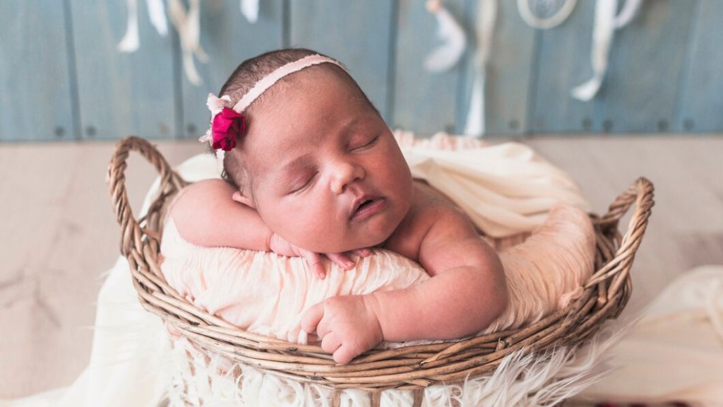 Newborn Poses for Beginners